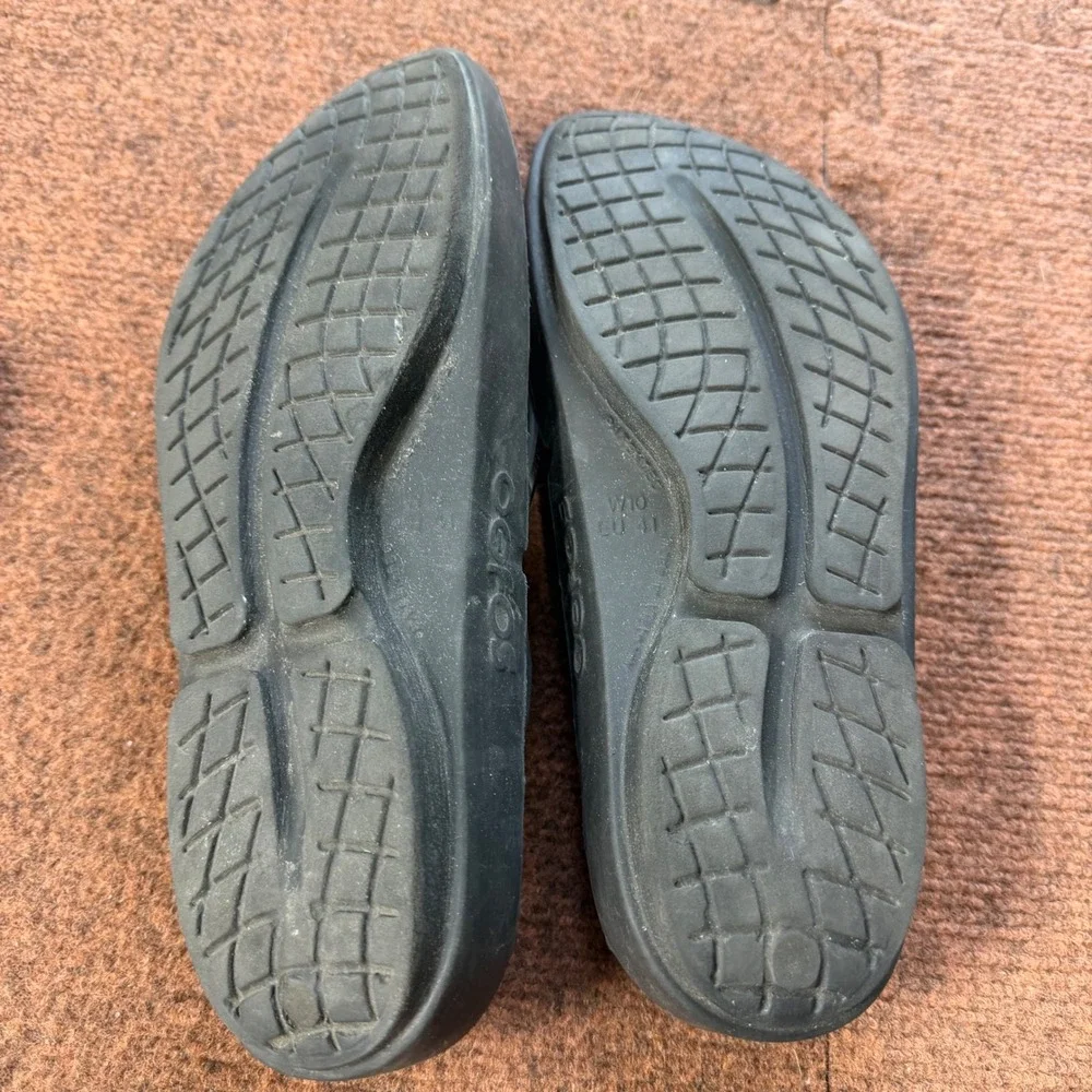 OOFOS OOriginal Sport Recovery Sandals Black Graphite Womens 10 Thong Flip Flops
